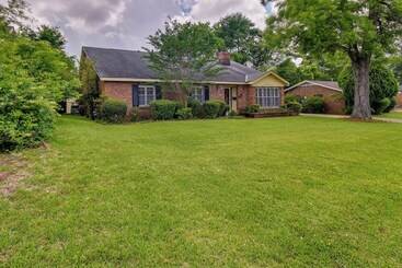 Сельский дом Spacious Downtown Montgomery Home W/ Yard, Patio!