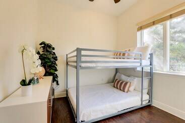 بيت ريفى Sunny Sarasota Abode W/ Yard ~ 1 Mi To Dtwn!