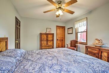 بيت ريفى Wisconsin River Valley Farmhouse: Fire Pit & View