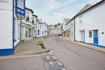 茅舍 Fantastic 1bd Hideaway, 2 Minutes To The Sea