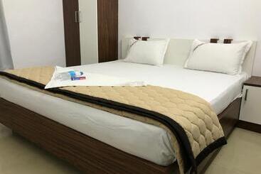 فندق Lakshmi Tourist Home