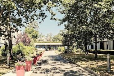 בית מלון כפרי Le Château Des Plans