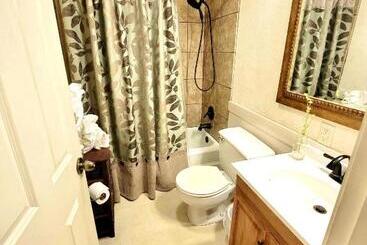 هتل آپارتمان Lake View Queen Guest Room With Two Queens, Sleeper Sofa And Patio Overlooking Lake Ouachita,