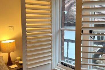 Peaceful Cottage For Two In Horsham