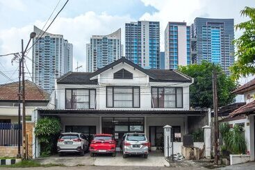 펜션 Mono Coliving Kencana, Surabaya