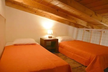 Резиденция Charming 3 Bed House In Alfa