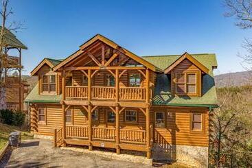 קוטג'' Royal Vista Lodge