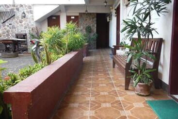 Antonios Pension House