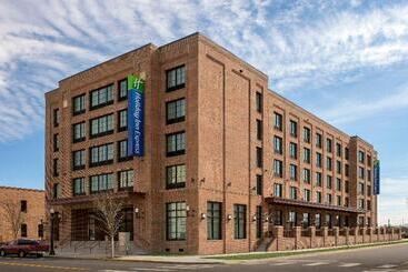 호텔 Holiday Inn Express Pensacola Downtown, An Ihg