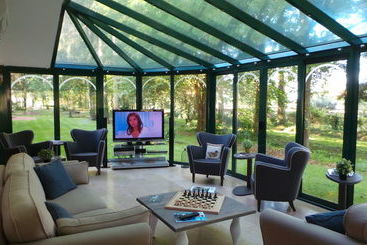 هتل Le Domaine De La Vallee