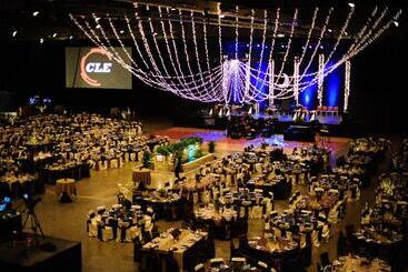 هتل Staybridge Suites Des Moines Downtown, An Ihg