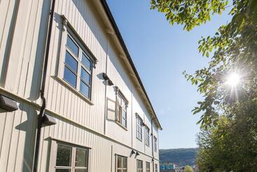 هتل Toranes Overnatting