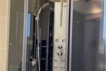 فندق فئة نجمة واحدة Tqcaleta Providencia   Barrio Italia