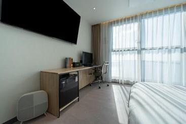 Hotel Brown Dot Geobuksum