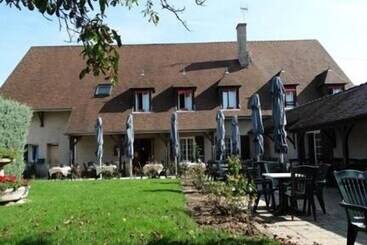 בית מלון כפרי Hôtel Restaurant Le Relais De La Sans Fond