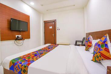 فندق Fabexpress Aditya Regency