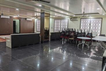 فندق The Golden Sand