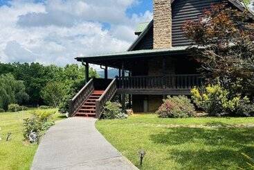 بيت ريفى Burning Tree