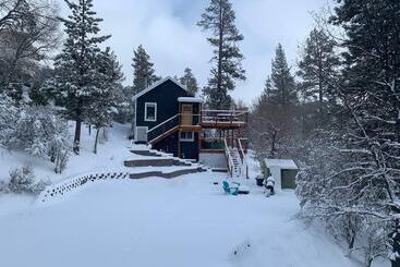 별장 Enchanted Hideaway