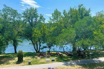 669 Rainbow Landing Dr