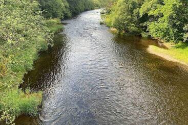 Beautiful Riverside Lodge In Newbridge On Wye