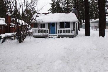 별장 Knotty Knight