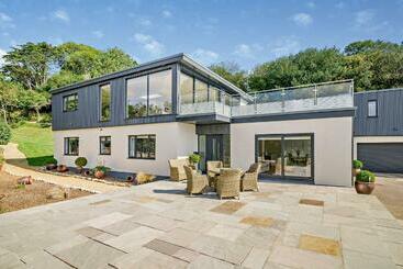 ペンション Conifers