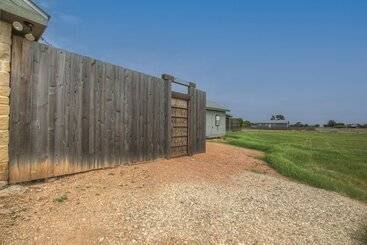 Cozi Cottage With Hot Tub!   2 Min To Wineries!