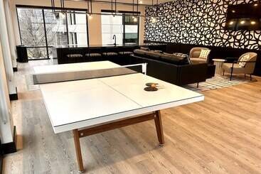 هتل Motif On Music Row