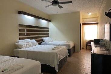 هتل Sky Inn