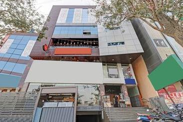 ホテル Treebo Krishnam Boutique