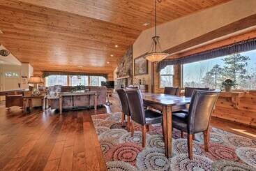 茅舍 Hot Tub, Game Room & 2 Decks: Luxe Big Bear Home