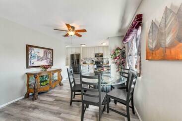 کلبه Mesa Outdoor Oasis W/ Private Pool & Patio!