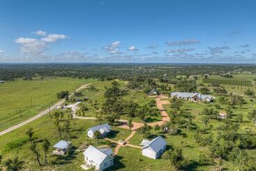 Luxury Cottage With Views Fireplace & Grill!