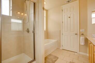 بيت ريفى Pet Free Oceanfront Home W/ Hot Tub & Beach Access