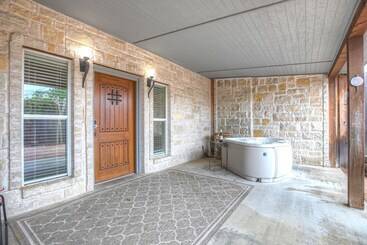 별장 Private Luxury Retreat With Hot Tub 10mins To Fred!