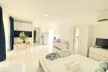 هتل آپارتمان Relax Studios Deluxe Pool Wifi Beach