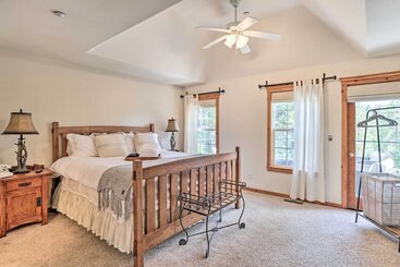 별장 Spacious Lake Arrowhead Home W/ Putting Green