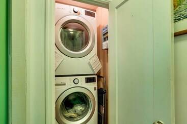 茅舍 West Palm Beach Home W/ Fenced In Yard & Deck!