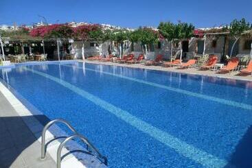 Santorini Camping & Hostel