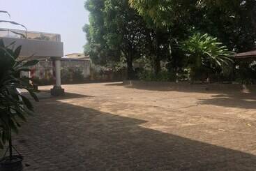 Embassy Suites Hotels & Restaurant