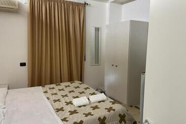 客栈  Solaris Paestum