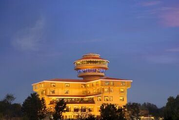 فندق Rs Sarovar Portico