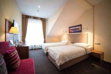 هتل Sokołowska Airport Modlin