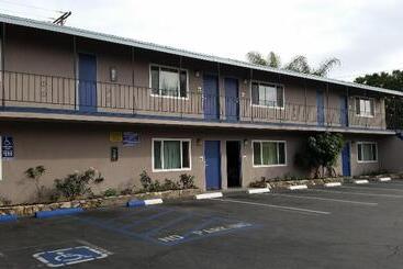 فندق على الطريق Del Aire Inn