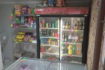 膳宿费 A Cherry Lane Self Catering And B&b