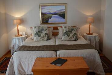 پانسیون Adley House