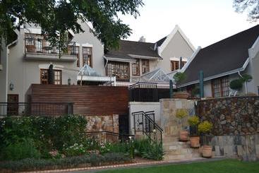 פנסיון Doveton House