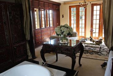 پانسیون Doveton House