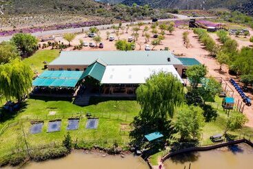 کلبه Wilgewandel Holiday Farm & Day Restaurant